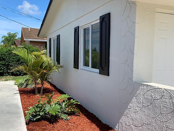 2nd image of 11566 SW 184th St