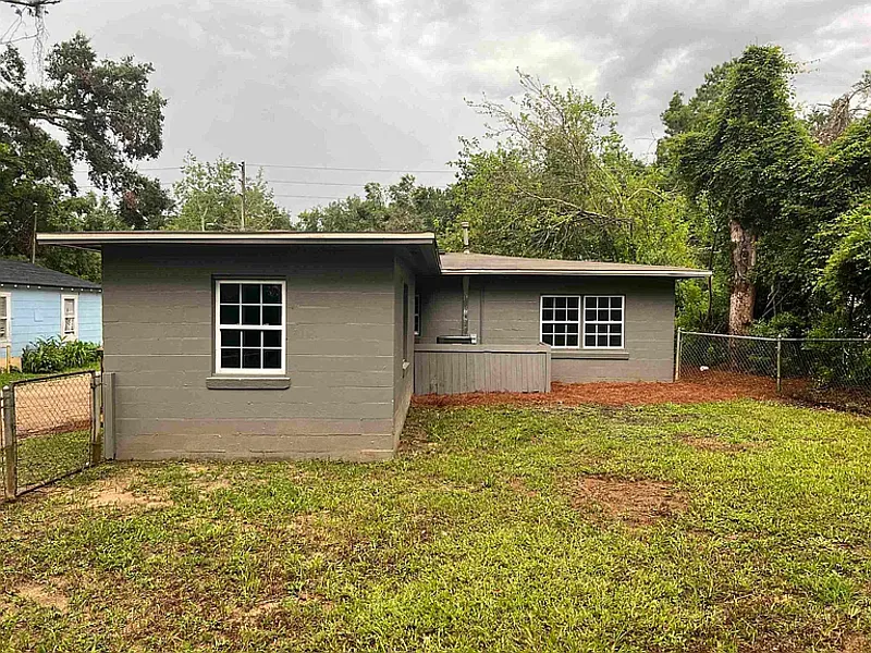 Building Photo - 1240 Levy Ave #2
