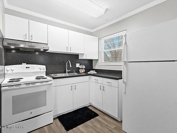2nd image of 10802 Millers Ln