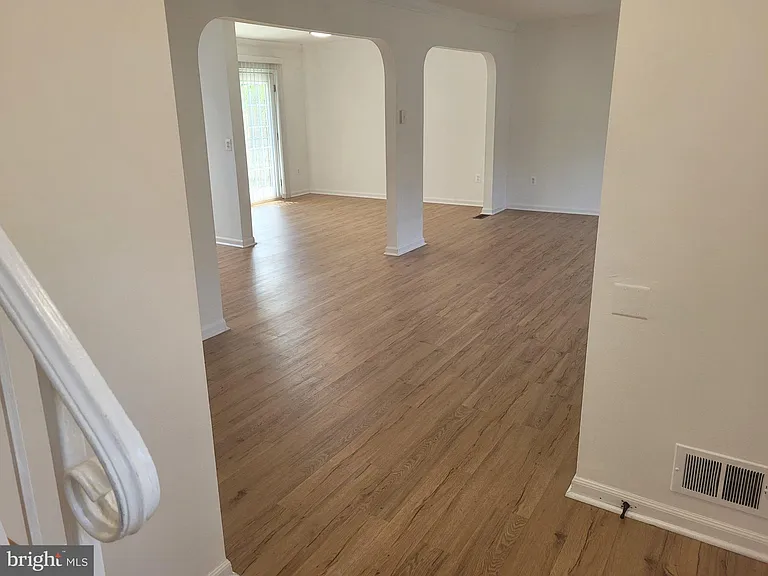 6818 Rolling Rd — Photo 3