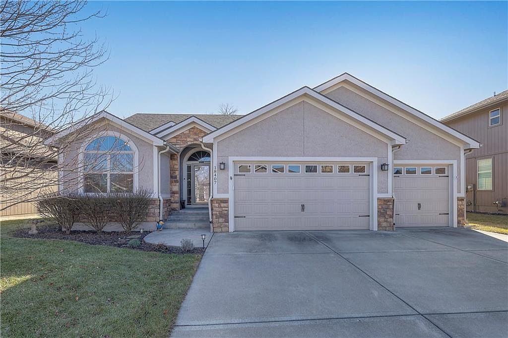 18407 W 194th Ter, Spring Hill, KS 66083 | Zillow