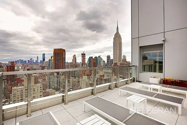 Sold by (Legacy) Elegran | media 35