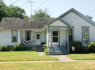 401 E Clark St APT B, Crown Point, IN 46307