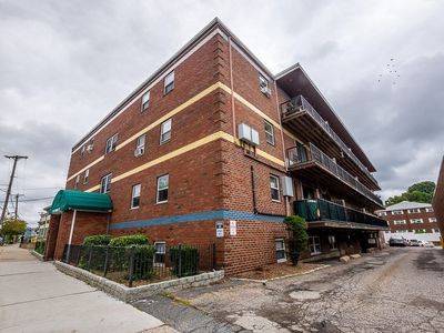 116 Spring St APT C9, Boston, MA, 02132