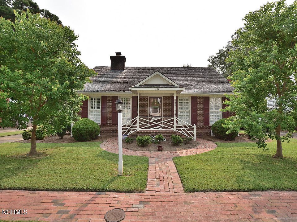 1st image of 221 Old Colony Way