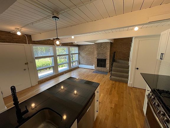 4th image of 4855 N Hermitage Ave #5