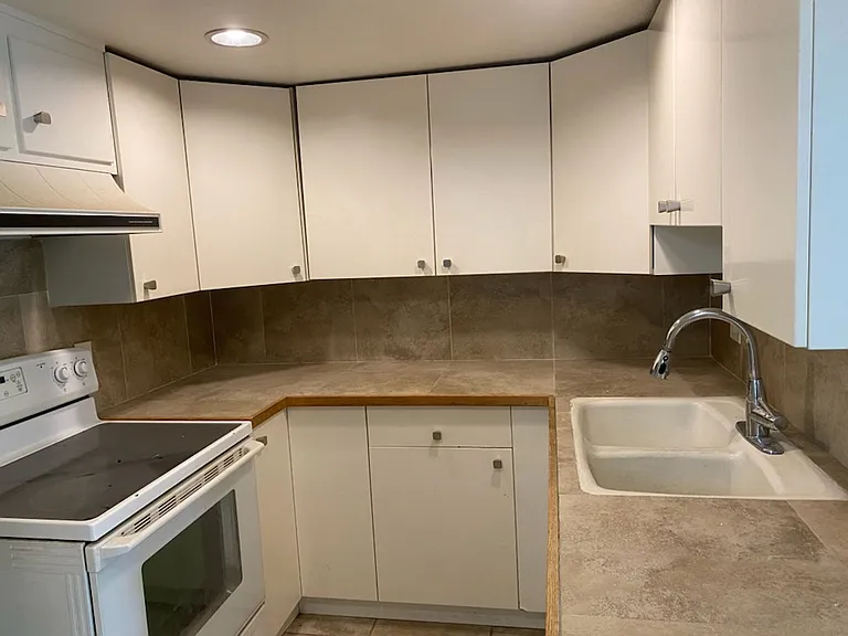 630 Maple St — Photo 32