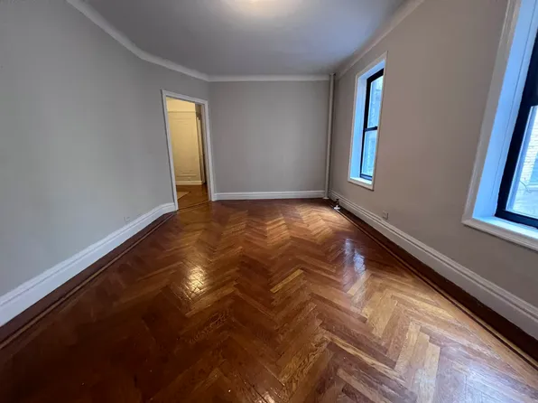 50 Seaman Avenue image 1 of 9