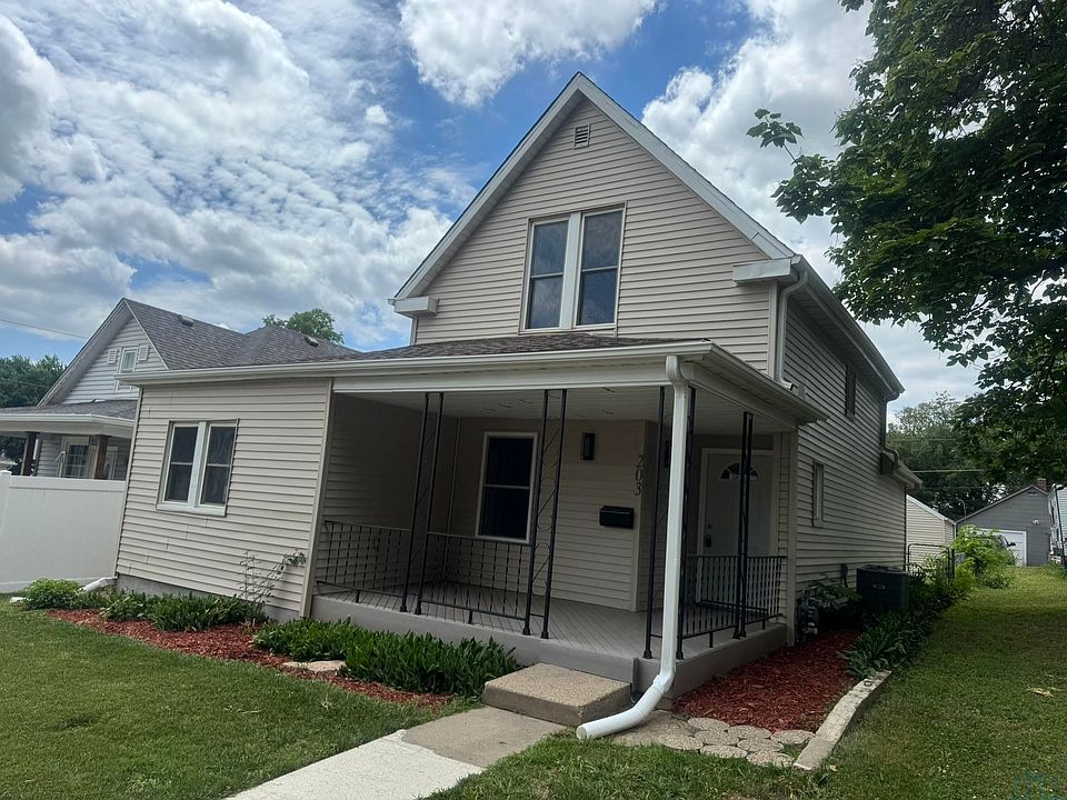 1st image of 203 Helen St