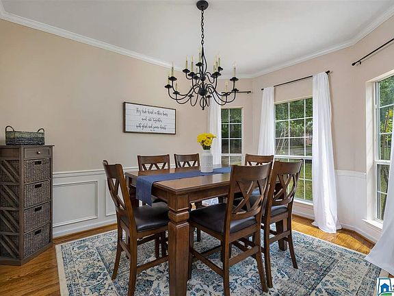 5th image of 104 Wisteria Dr