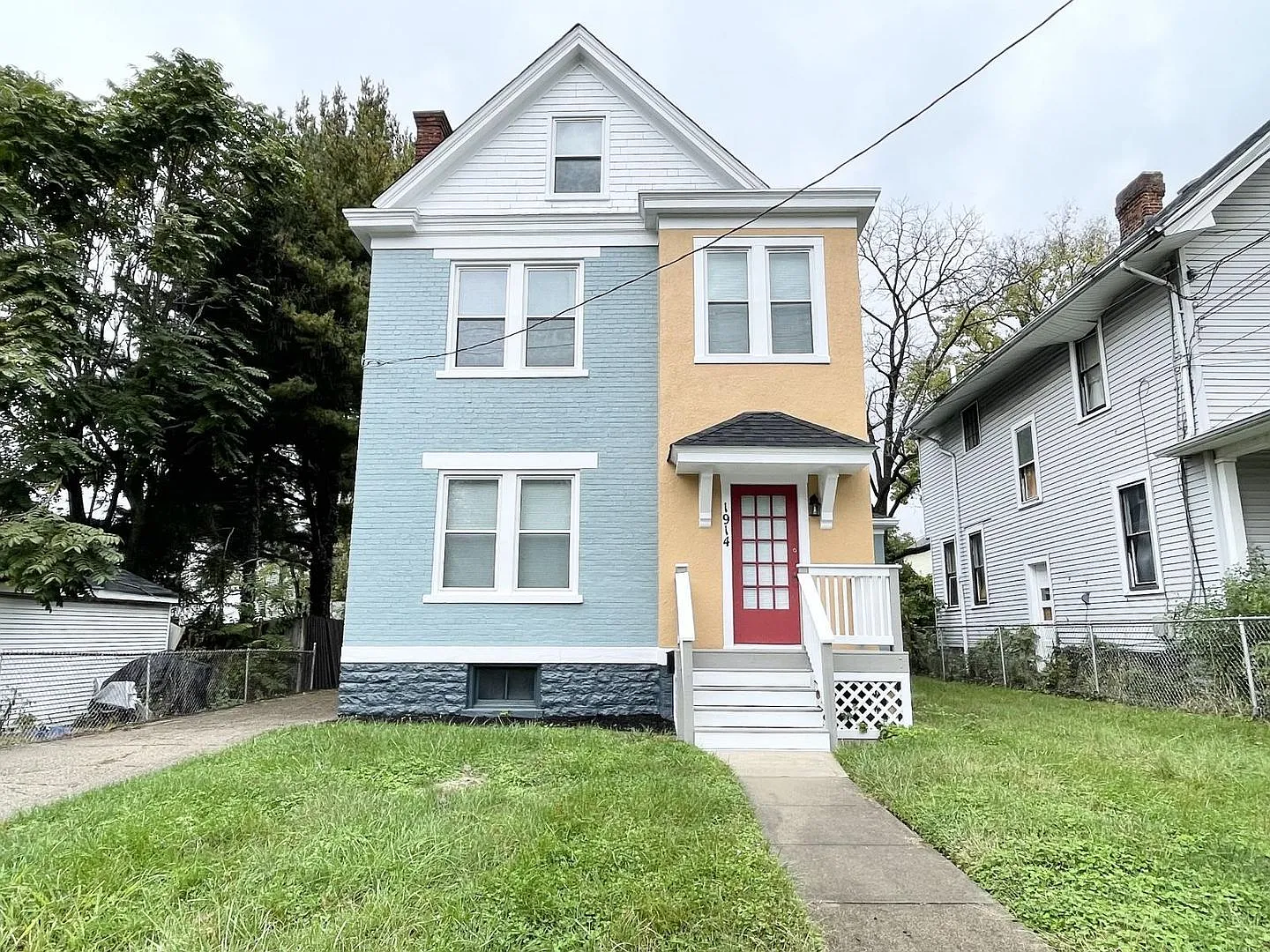 2 bed, 1.0 bath, $1,295 — Photo 1