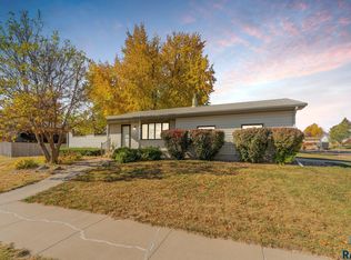 4401 S Birchwood Ave, Sioux Falls, SD 57103