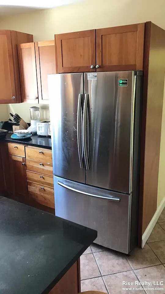 5 bed, 9999 sqft, $5,500 — Photo 4