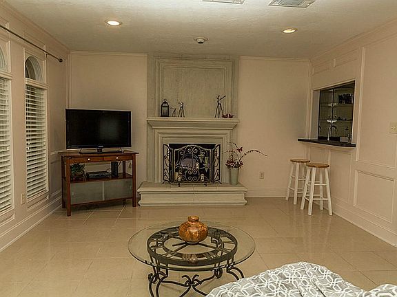 3rd image of 11824 Westmere Dr