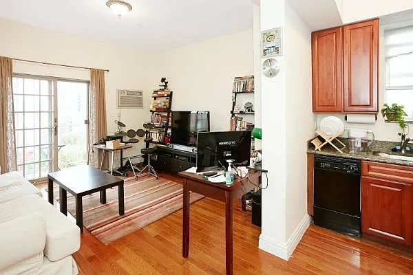 Rented by Astoria NY Condos | media 22