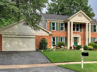 2709 Hillcroft Dr, Chesterfield, MO 63005