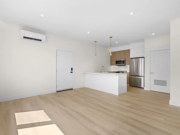 4525 Bergenwood Avenue image 47 of 74