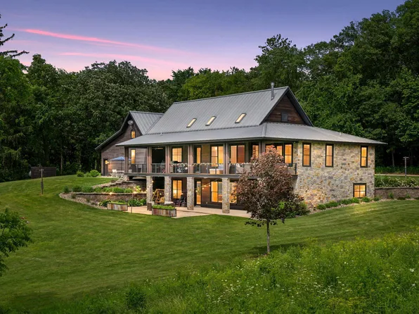 1701 Retreat Cir, Mound, MN 55364