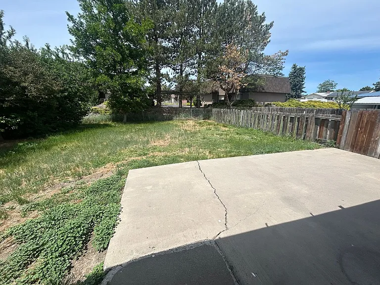 1320 Summers Ln — Photo 10