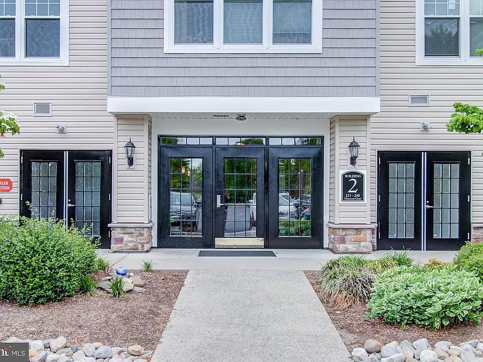Front entry to Building 2