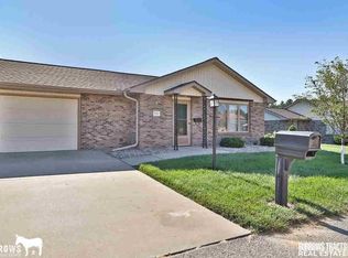 806 Country View Ln, Firth, NE 68358