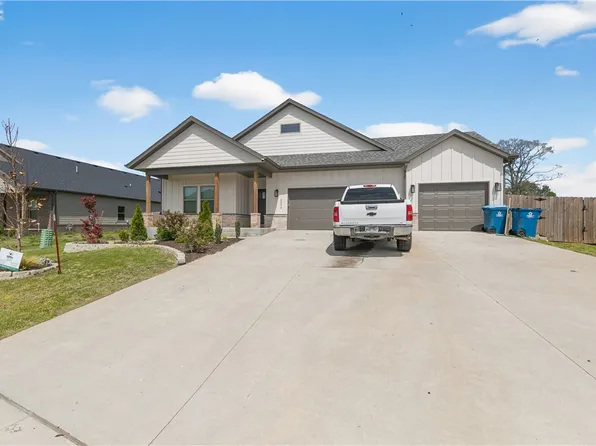 2204 Riggins Ave, Pea Ridge, AR 72751