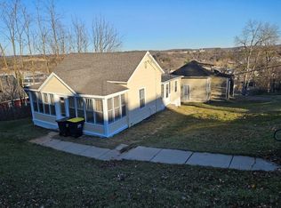 302 Academy St, Elroy, WI 53929