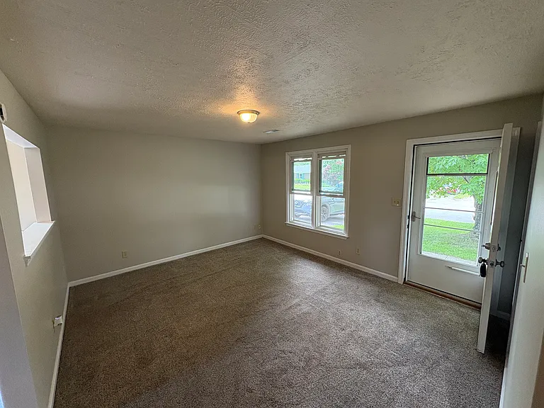 Valley View Dr — Photo 6