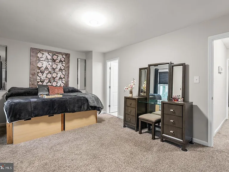 18005 Sunset Lake Ct — Photo 19