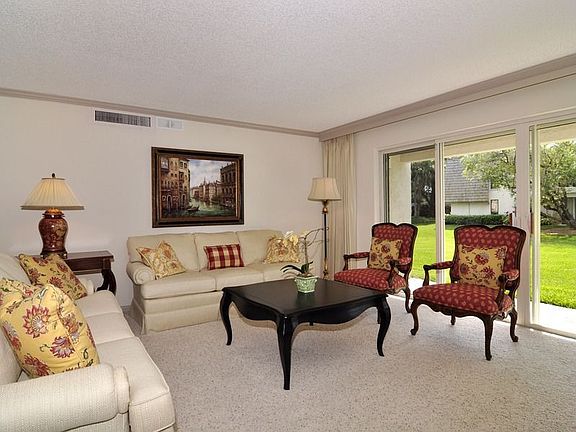 3rd image of 102 Clubhouse Dr APT 174