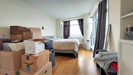 Rented by R New York