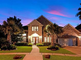 2303 Harbor Chase Dr, Pearland, TX 77584