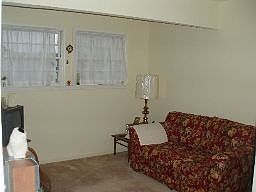 Den/Guest Room