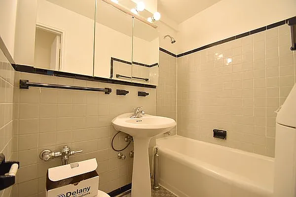 Rented by PMG Real Estate  | media 14