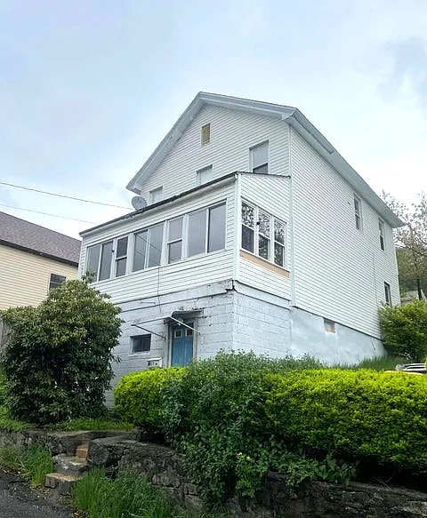 841 Hill St