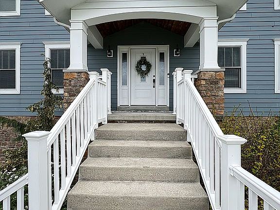 3rd image of 3231 Yorkshire Dr