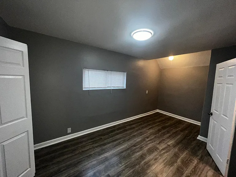 709 N Laramie Ave — Photo 20