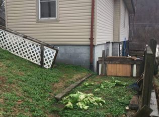 1305 Wilhelminia Dr, Williamson, WV 25661