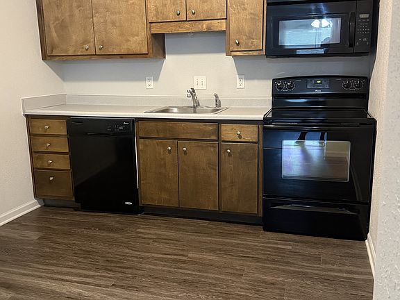 3rd image of 415 Grover St #3