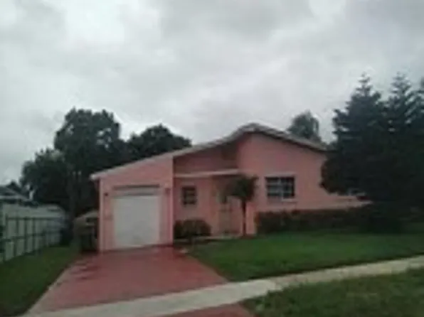 17825 NW 8th Pl, Miami Gardens, FL 33169