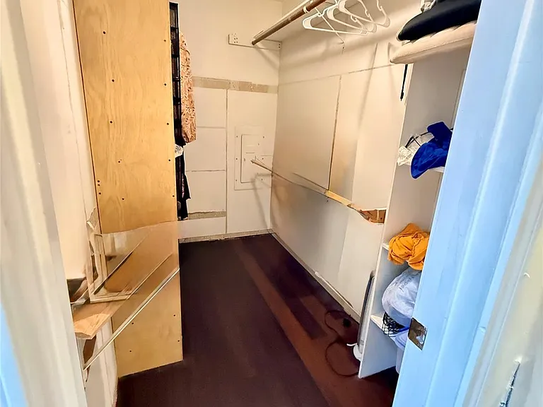 354 S Amherst Dr — Photo 19