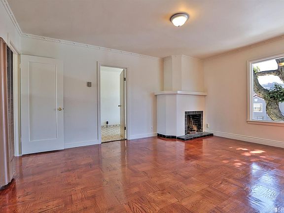 3rd image of 1352 Alemany Blvd