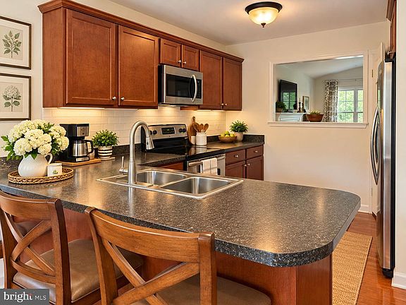 4th image of 30416 Plantation Dr