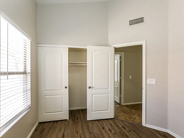 1058 S Sierra St — Photo 15