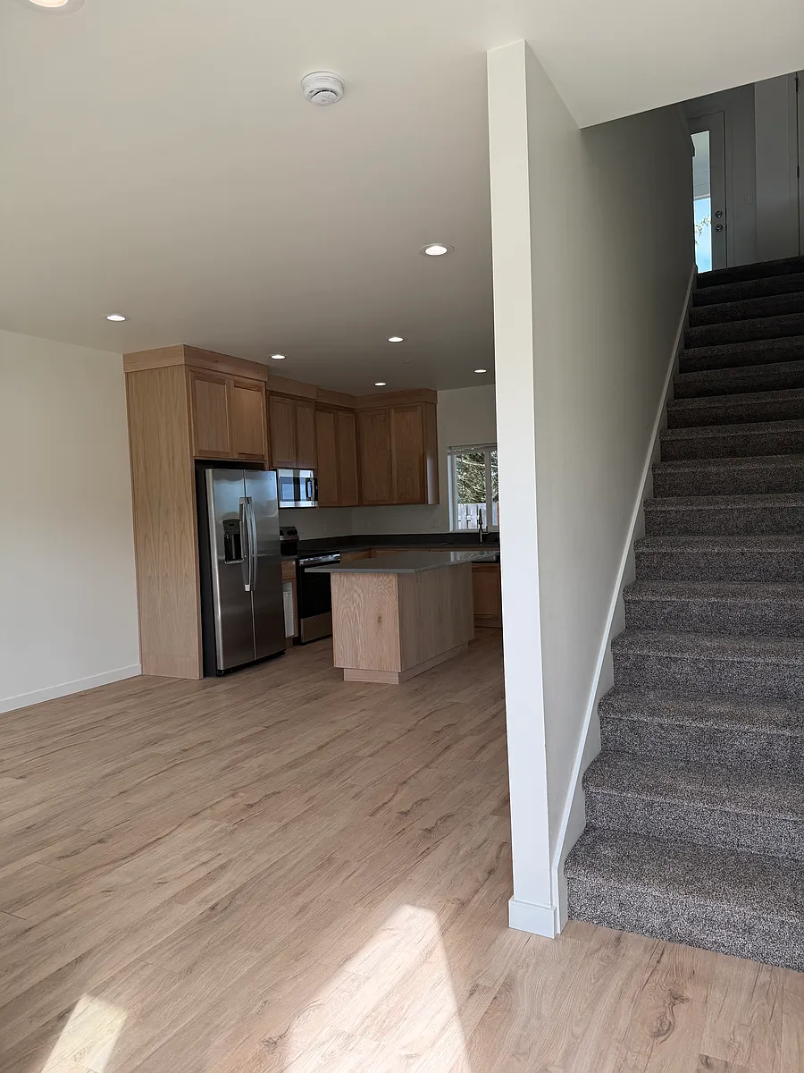 Building Photo - 455 Alder St #465a & B