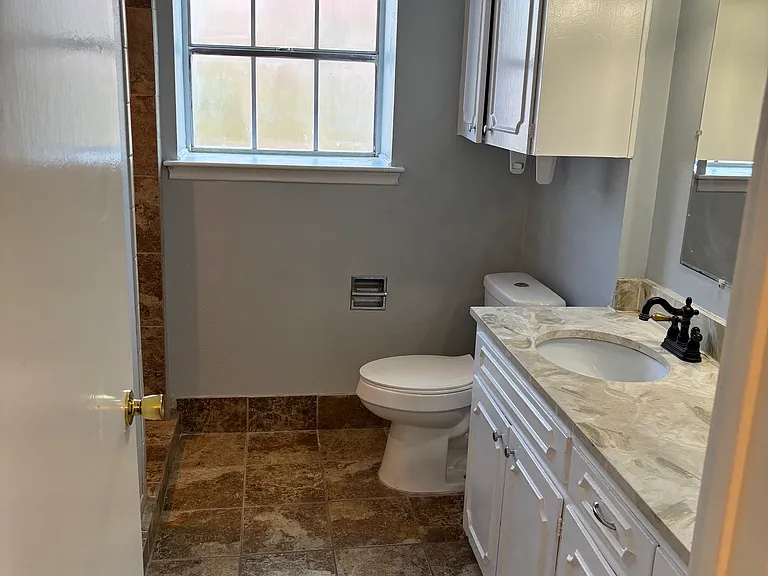 3730 Fairfield Ave #205 — Photo 16