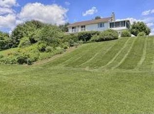 491 Fieldcrest Dr, Willow Street, PA 17584