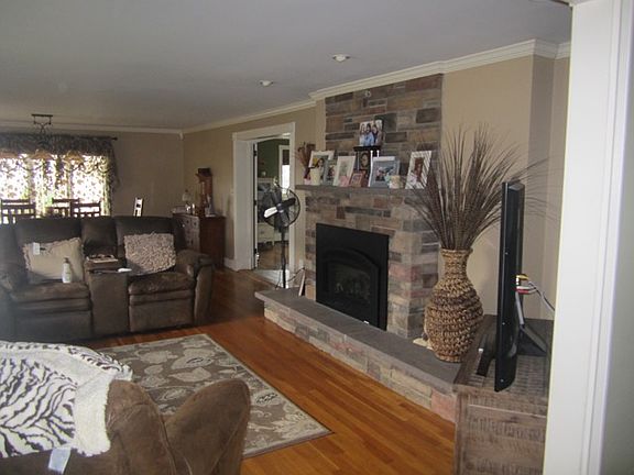 3rd image of 40 Great View Ave