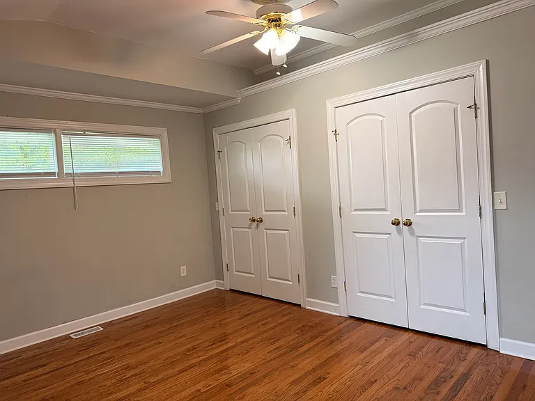 910 Sawyer Dr — Photo 3