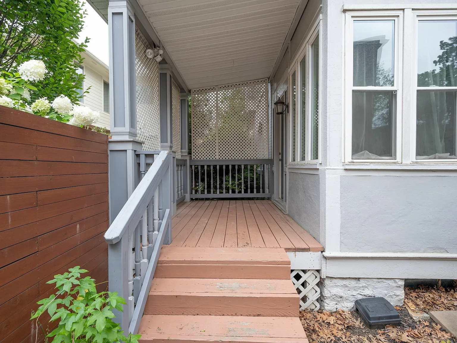 3606 Michigan Ave — Photo 2